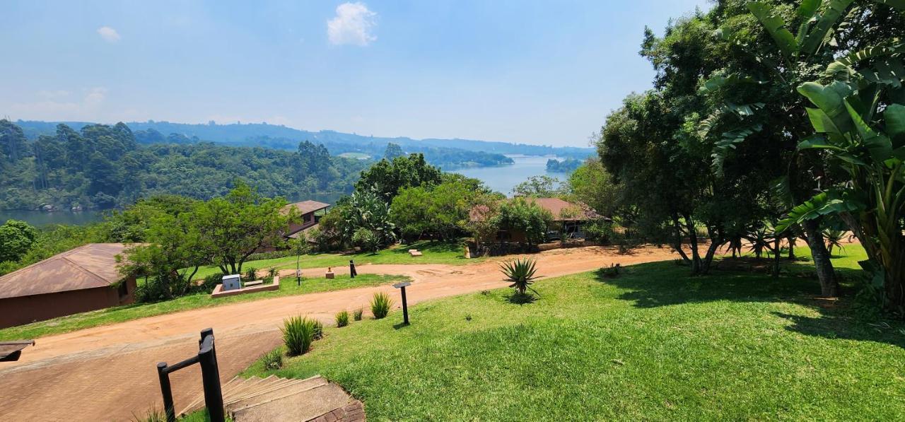 Da Gama Lake Cottages - Coral Tree And Cormorant Cottages White River Kültér fotó